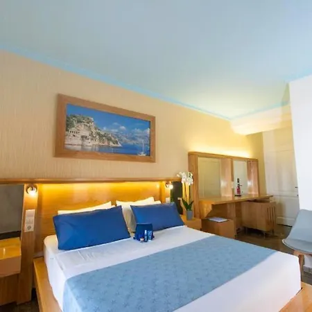 ホテル Lido Corfu Sun 4 Stars ベニテス